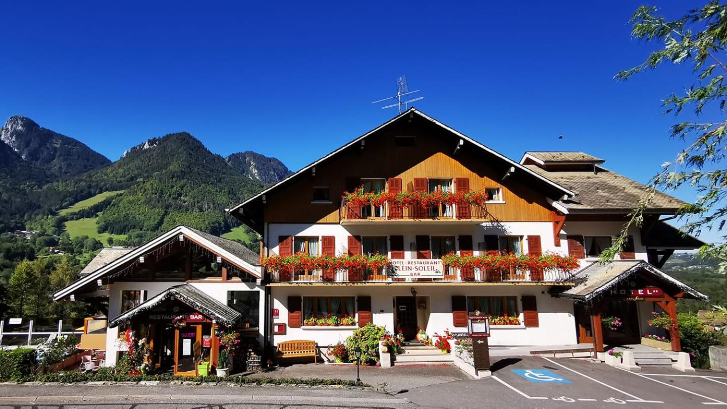 Hôtel Plein Soleil Vacheresse Exterior foto
